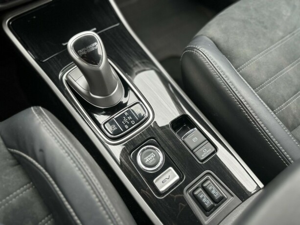 mitsubishi-outlander-elektrisitetbensin-2017-big-15