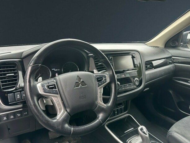 mitsubishi-outlander-elektrisitetbensin-2017-big-9