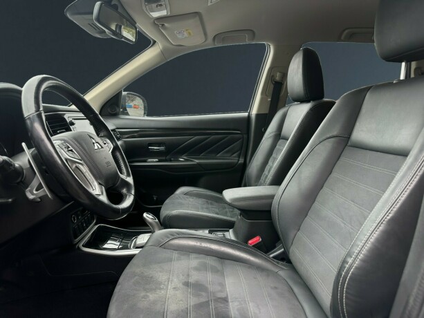 mitsubishi-outlander-elektrisitetbensin-2017-big-8