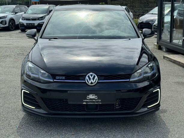 volkswagen-golf-elektrisitetbensin-2017-big-1