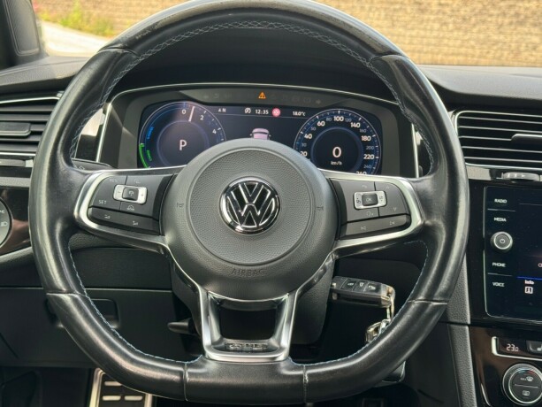 volkswagen-golf-elektrisitetbensin-2017-big-13