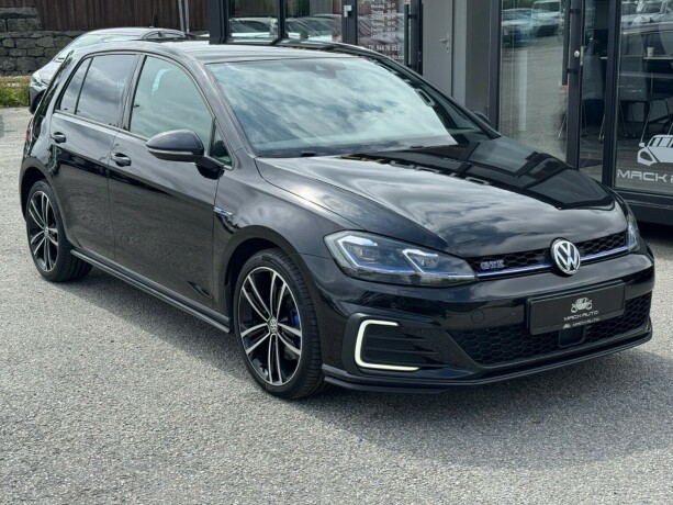 volkswagen-golf-elektrisitetbensin-2017-big-2