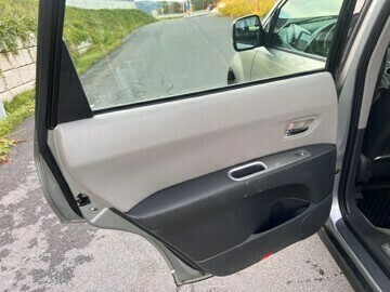 subaru-b9-tribeca-bensin-2006-big-18