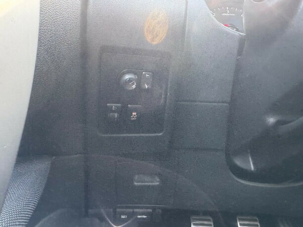 nissan-qashqai-diesel-2011-big-23