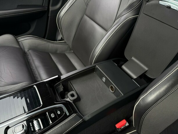 volvo-v60-elektrisitetbensin-2019-big-24