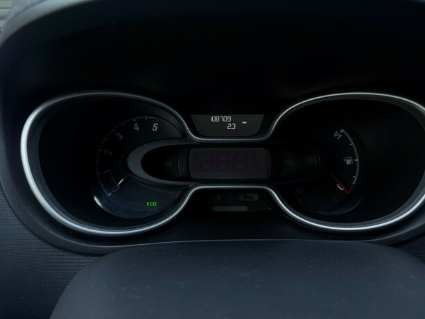opel-vivaro-diesel-2018-big-12