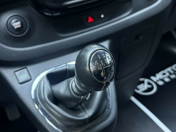 opel-vivaro-diesel-2018-big-19