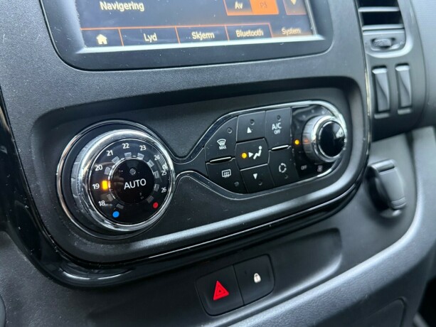 opel-vivaro-diesel-2018-big-18