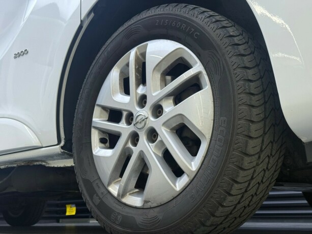 opel-vivaro-diesel-2018-big-7