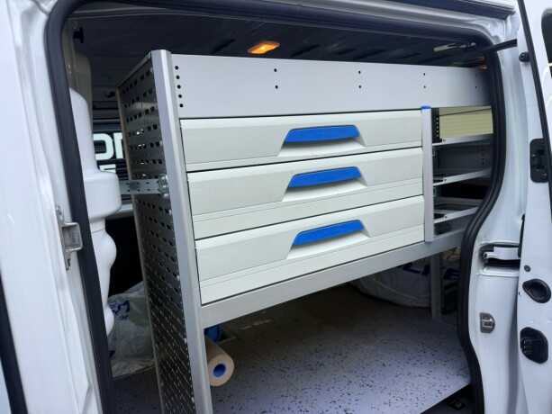 opel-vivaro-diesel-2018-big-24