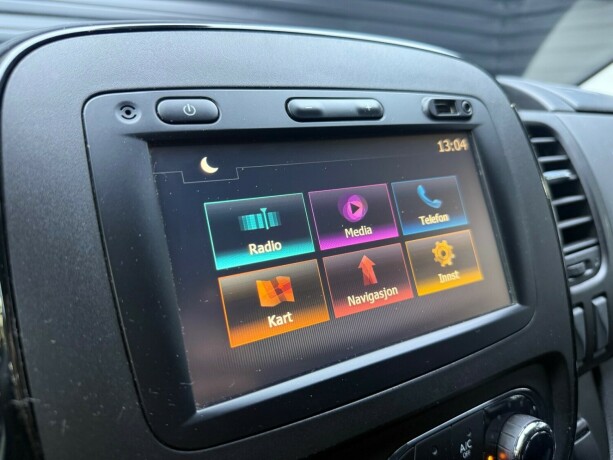 opel-vivaro-diesel-2018-big-14