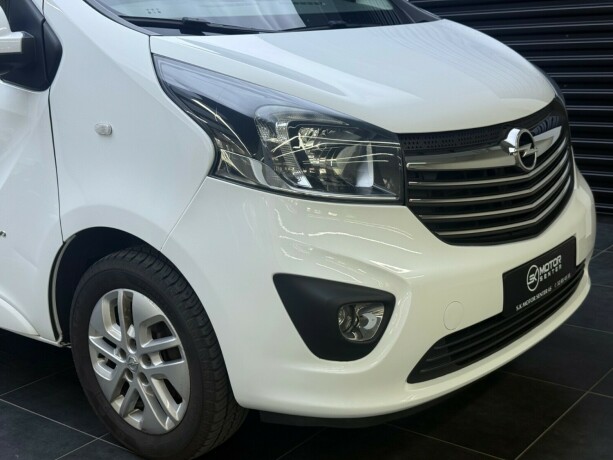 opel-vivaro-diesel-2018-big-2