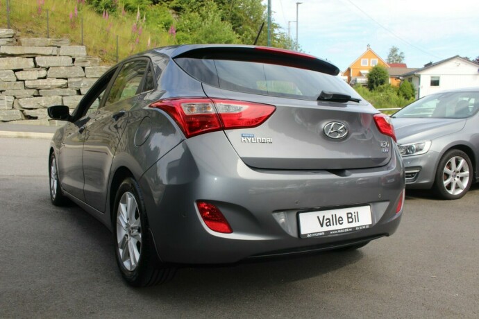 hyundai-i30-diesel-2013-big-2
