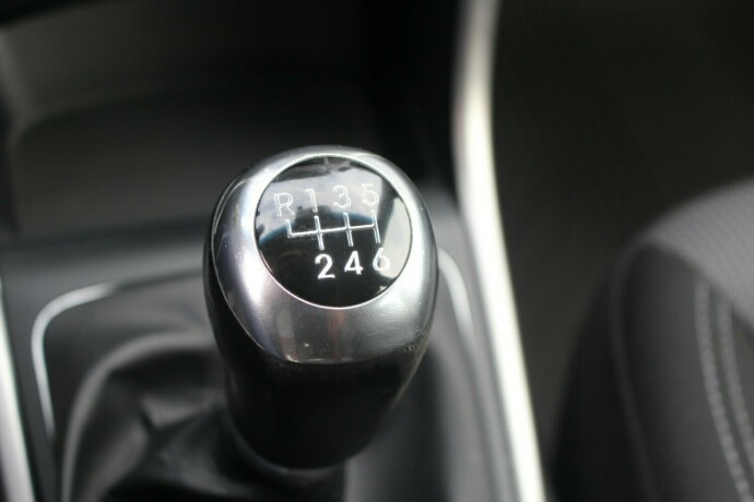 hyundai-i30-diesel-2013-big-14
