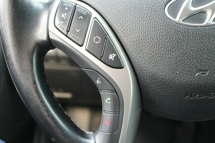 hyundai-i30-diesel-2013-big-10