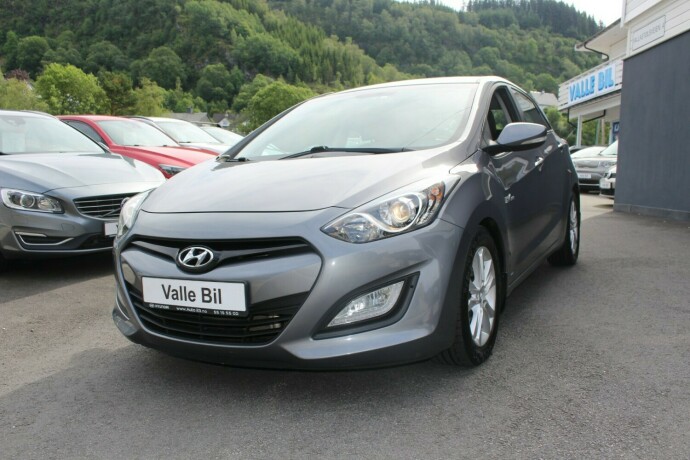 hyundai-i30-diesel-2013-big-1
