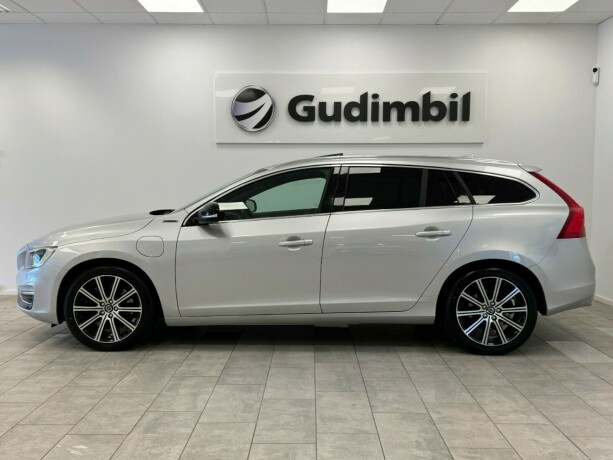 volvo-v60-elektrisitetdiesel-2015-big-2