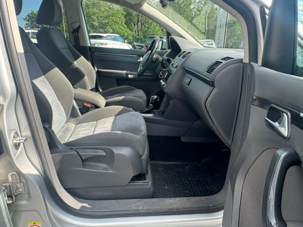 volkswagen-touran-diesel-2011-big-8