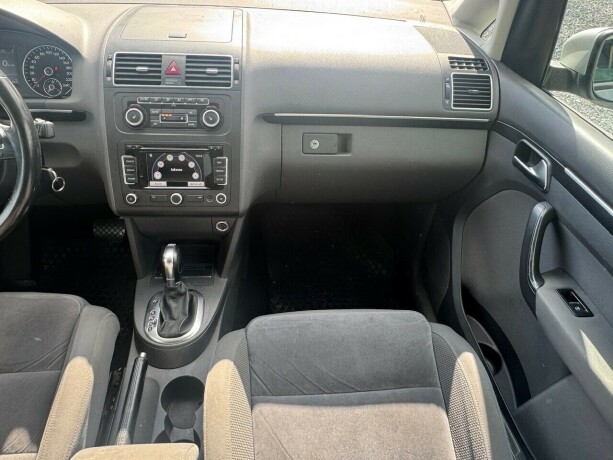 volkswagen-touran-diesel-2011-big-14