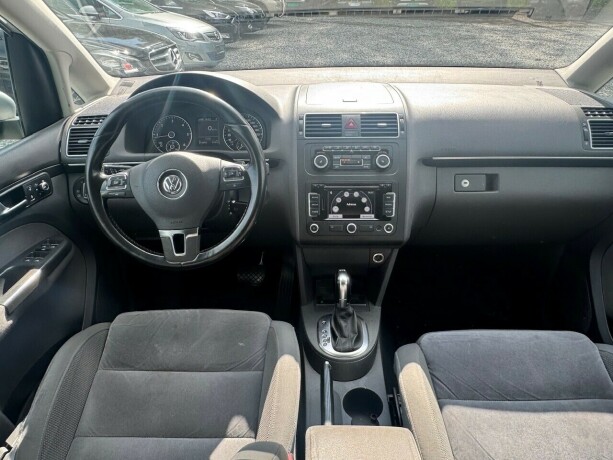 volkswagen-touran-diesel-2011-big-11