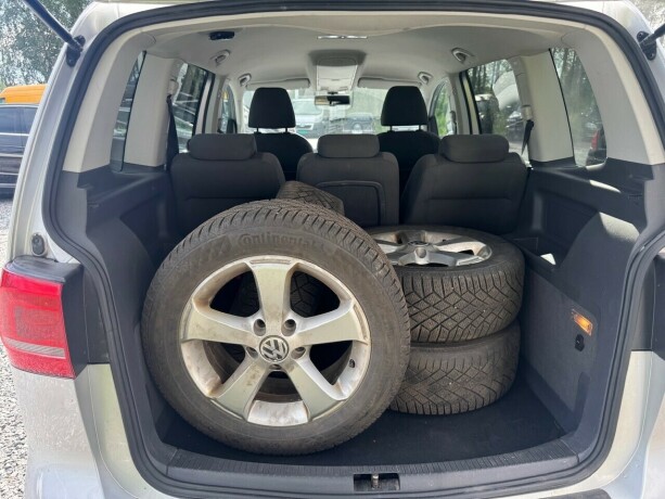 volkswagen-touran-diesel-2011-big-10