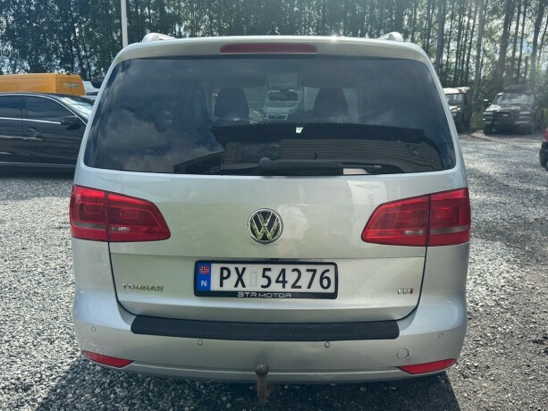 volkswagen-touran-diesel-2011-big-5