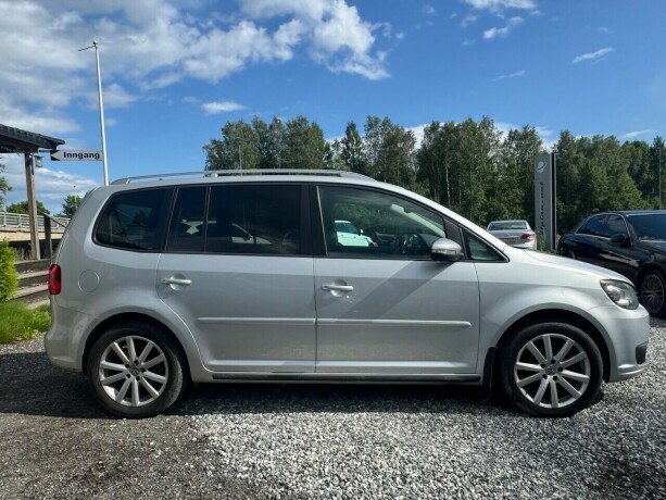 volkswagen-touran-diesel-2011-big-7