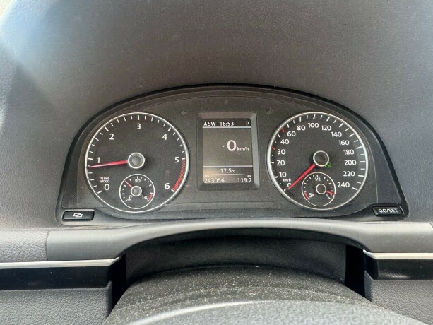 volkswagen-touran-diesel-2011-big-13