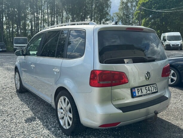 volkswagen-touran-diesel-2011-big-4