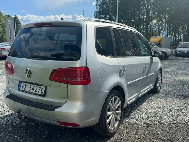 volkswagen-touran-diesel-2011-big-6