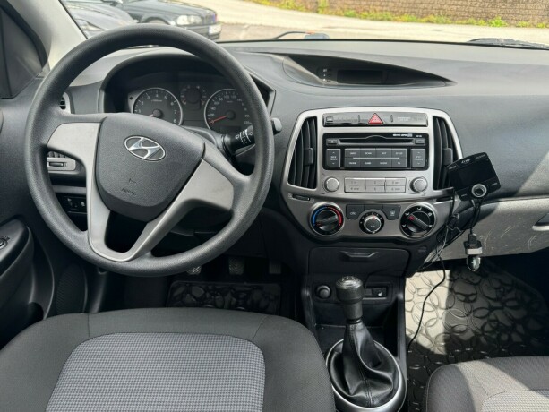 hyundai-i20-bensin-2013-big-7