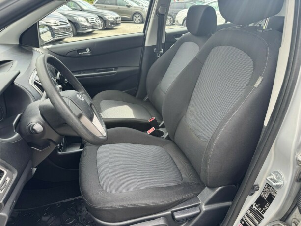 hyundai-i20-bensin-2013-big-9