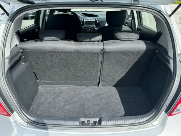 hyundai-i20-bensin-2013-big-12