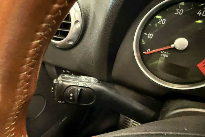 audi-tt-bensin-2001-big-8