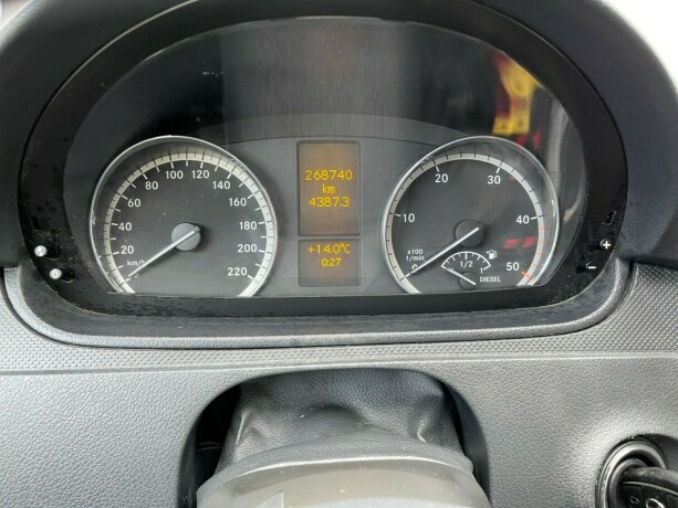 mercedes-benz-vito-diesel-2012-big-16