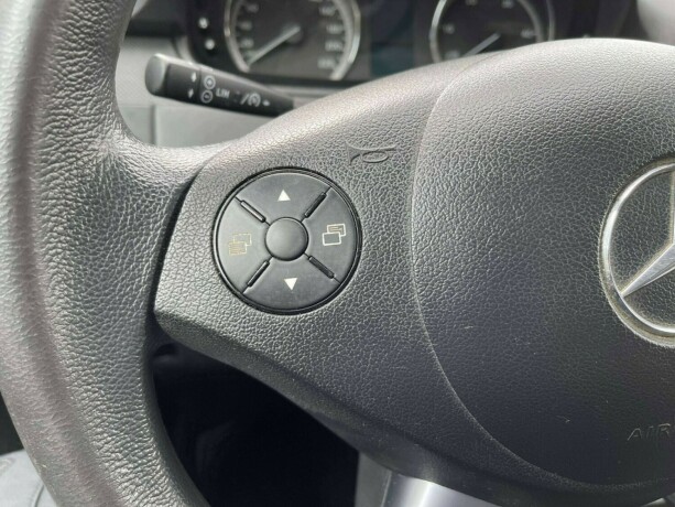 mercedes-benz-vito-diesel-2012-big-22