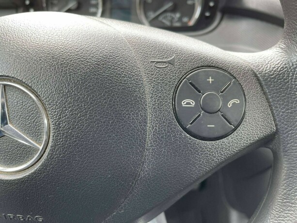 mercedes-benz-vito-diesel-2012-big-23