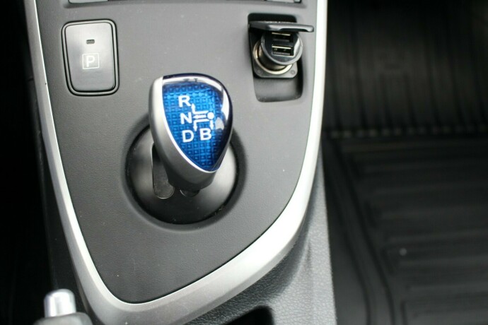 toyota-auris-bensin-2015-big-17