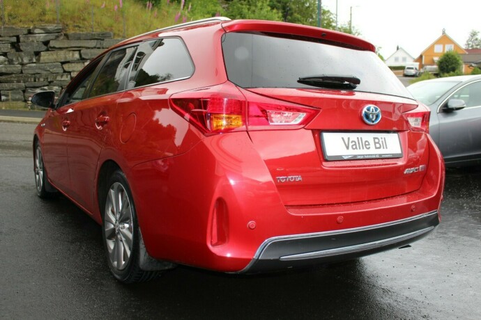 toyota-auris-bensin-2015-big-2