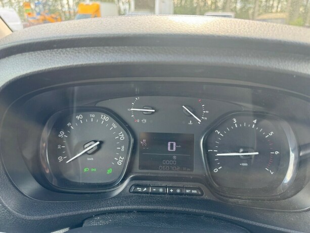peugeot-expert-diesel-2019-big-16