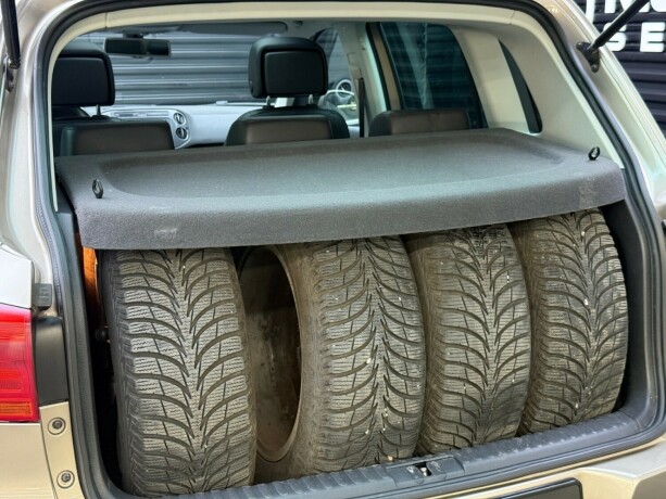 volkswagen-tiguan-diesel-2012-big-33