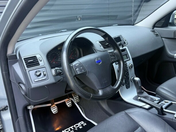 volvo-v50-diesel-2011-big-10