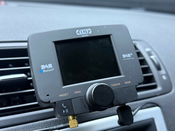 volvo-v50-diesel-2011-big-18