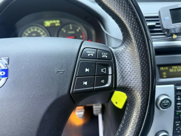 volvo-v50-diesel-2011-big-15