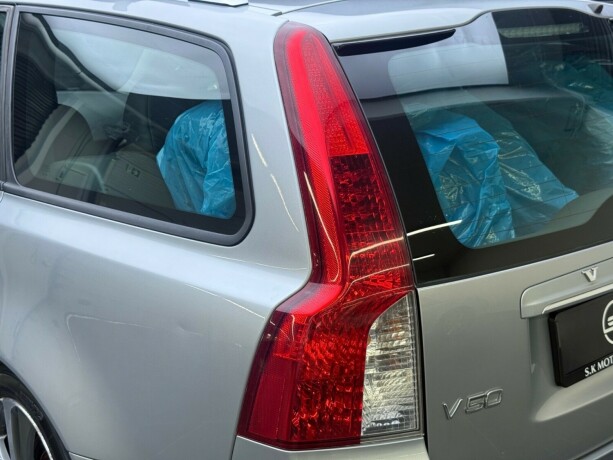 volvo-v50-diesel-2011-big-6