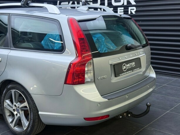 volvo-v50-diesel-2011-big-5