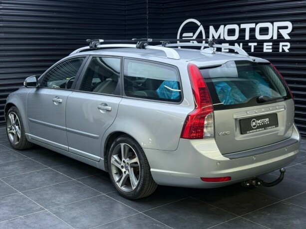 volvo-v50-diesel-2011-big-1