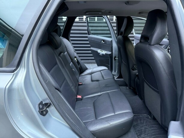 volvo-v50-diesel-2011-big-25