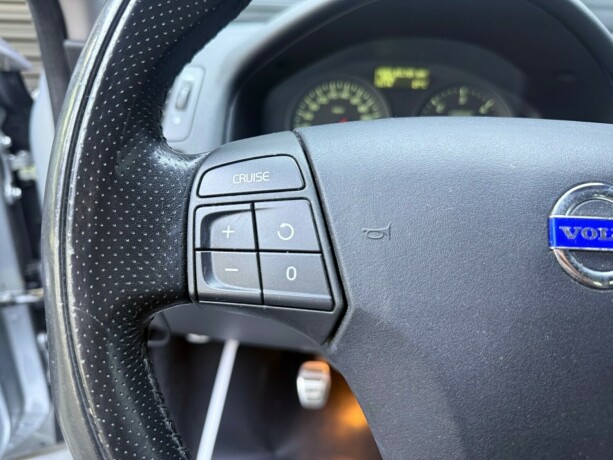 volvo-v50-diesel-2011-big-14