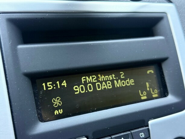 volvo-v50-diesel-2011-big-17